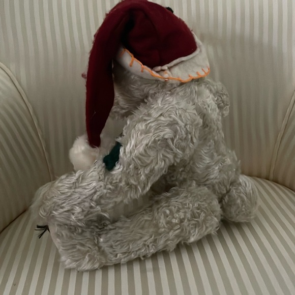 Christmas Bear - stitching - Picture 2 of 6